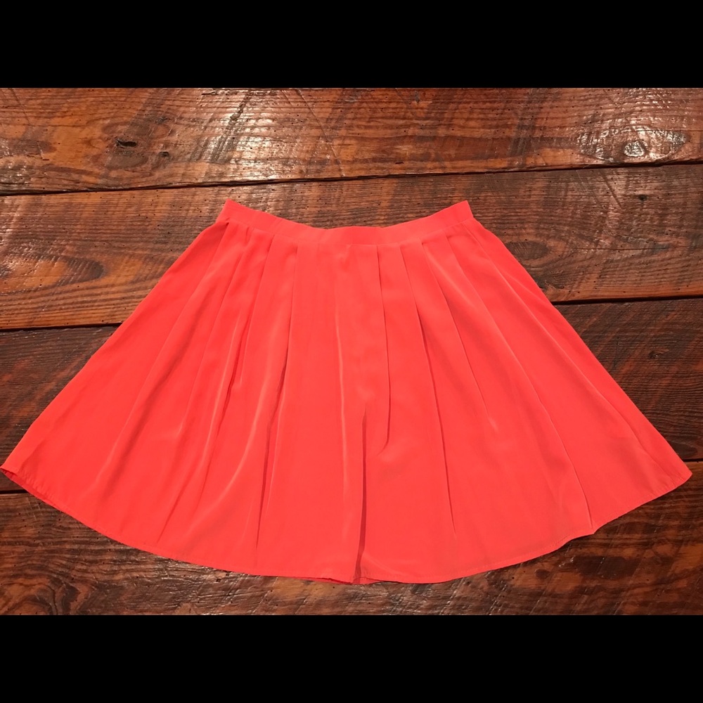 Mini Skirt. Poppy Color.